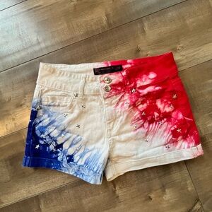 Teen/women’s size 1 red/white/blue with metal stars. Cute tie dye and patriotic!